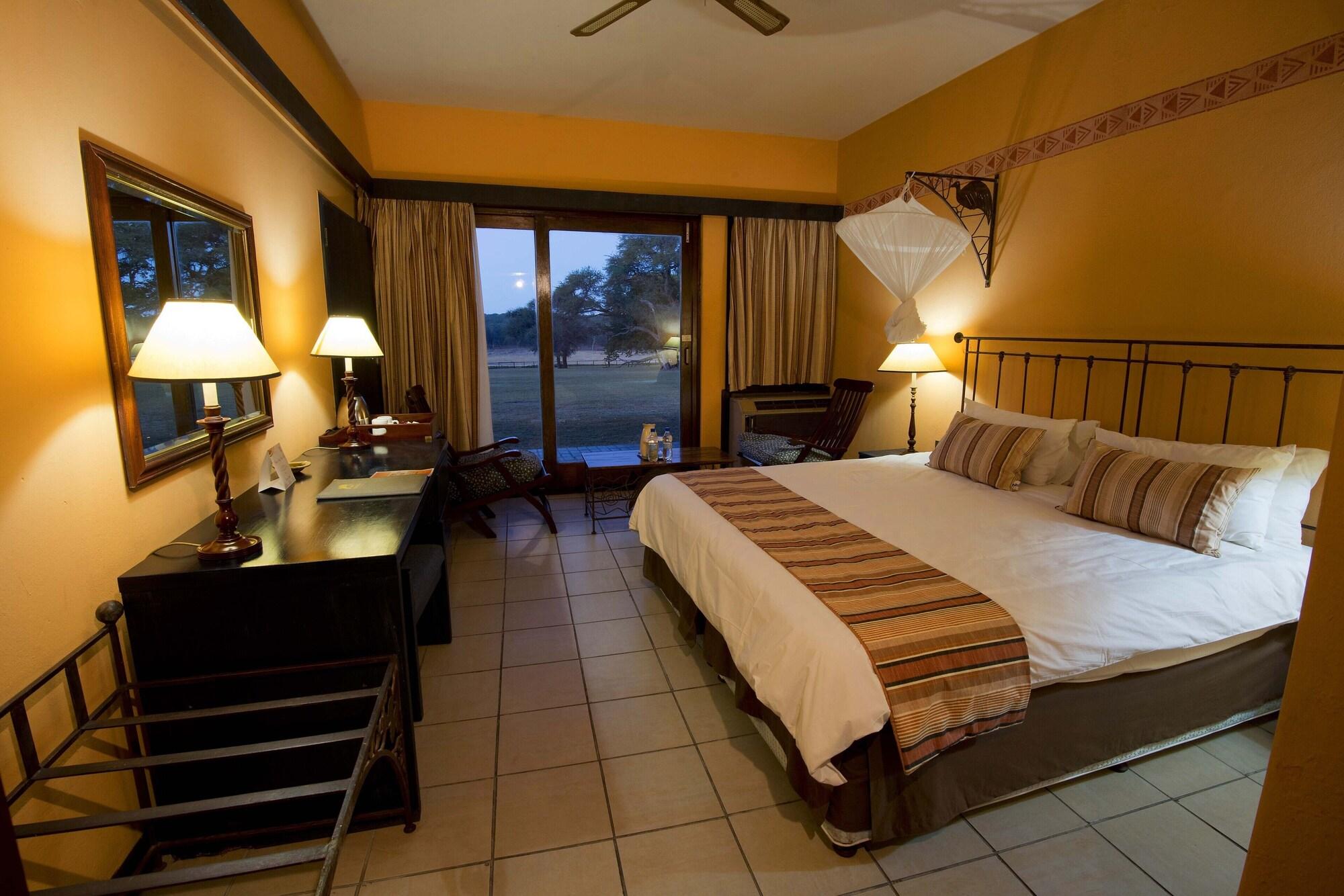 Hwange Safari Lodge Dete Exterior photo