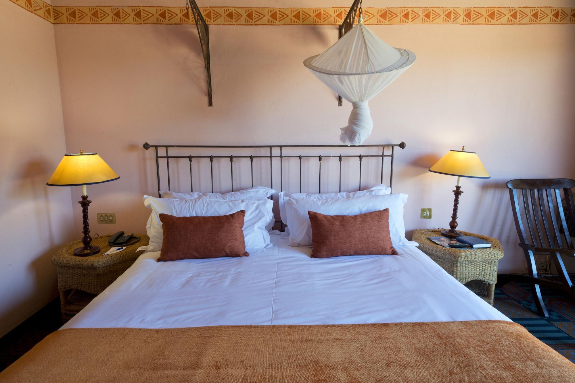 Hwange Safari Lodge Dete Exterior photo
