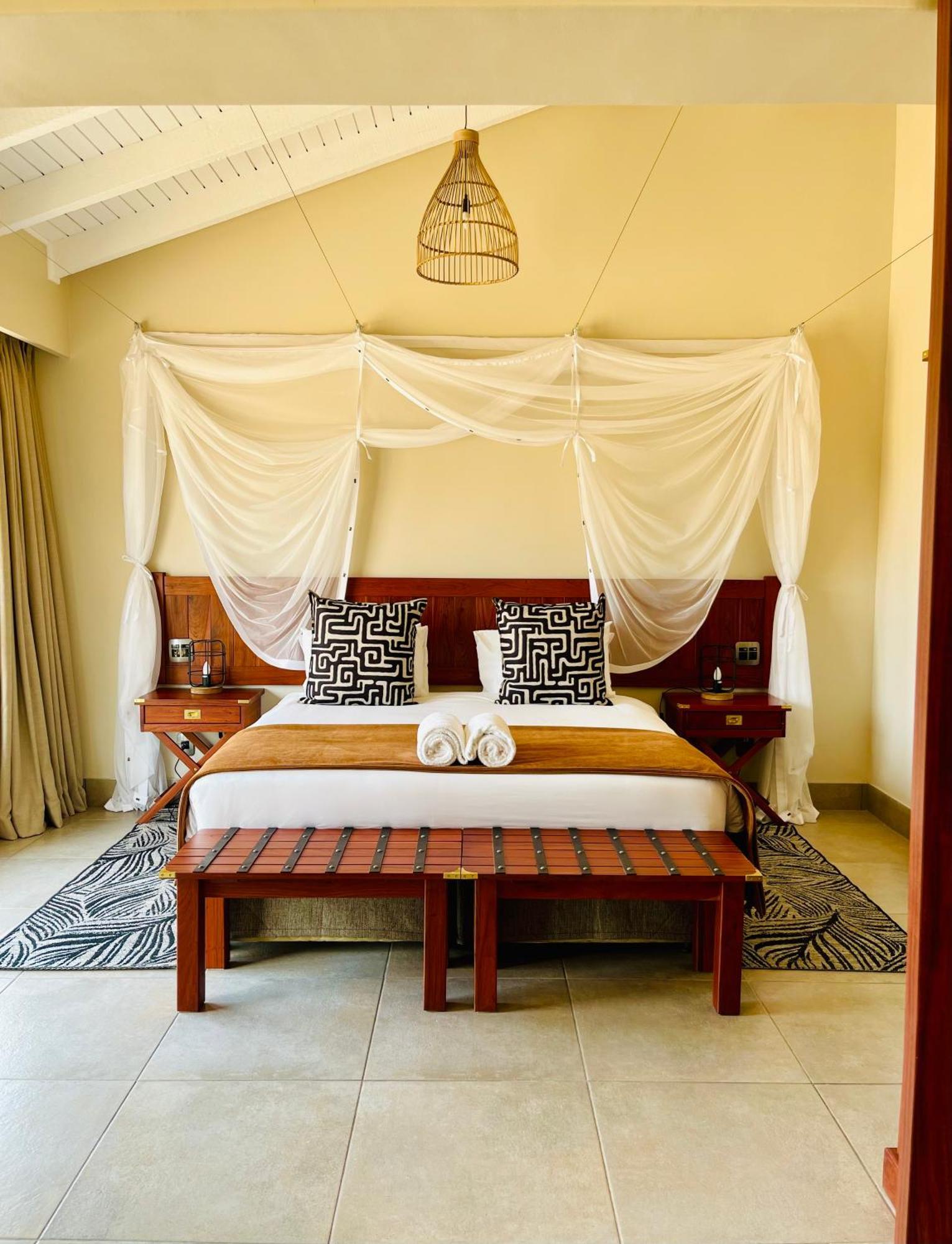 Hwange Safari Lodge Dete Exterior photo
